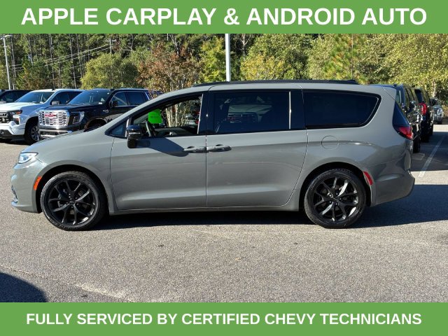 Used 2025 Chrysler Pacifica Limited FWD image 9
