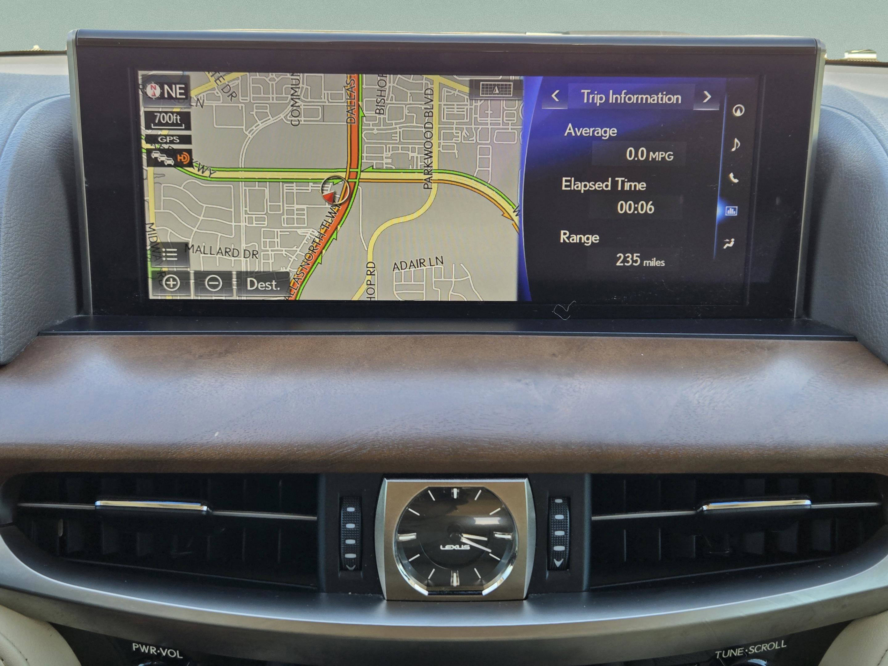 Used 2020 Lexus LX 570 4WD w/ Luxury Package image 24