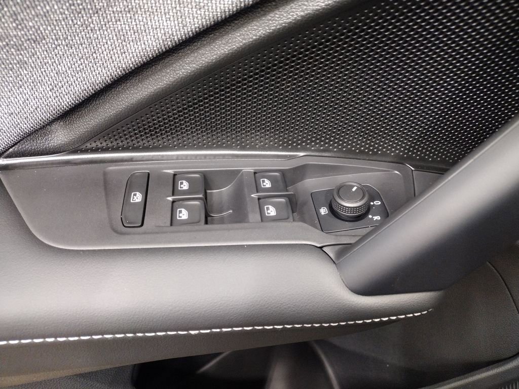 New 2025 Volkswagen Tiguan S image 18