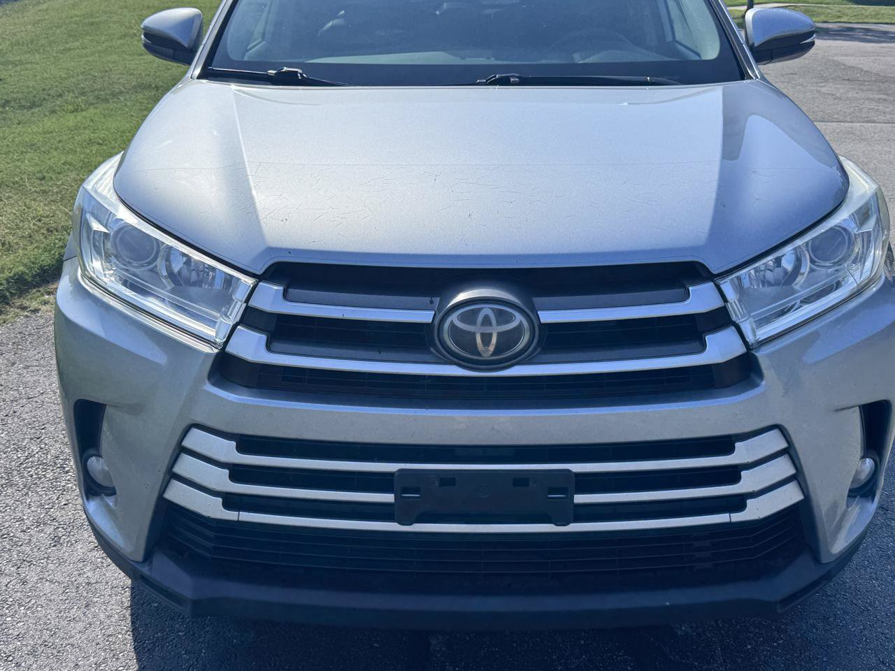 Used 2018 Toyota Highlander XLE AWD/4WD image 5