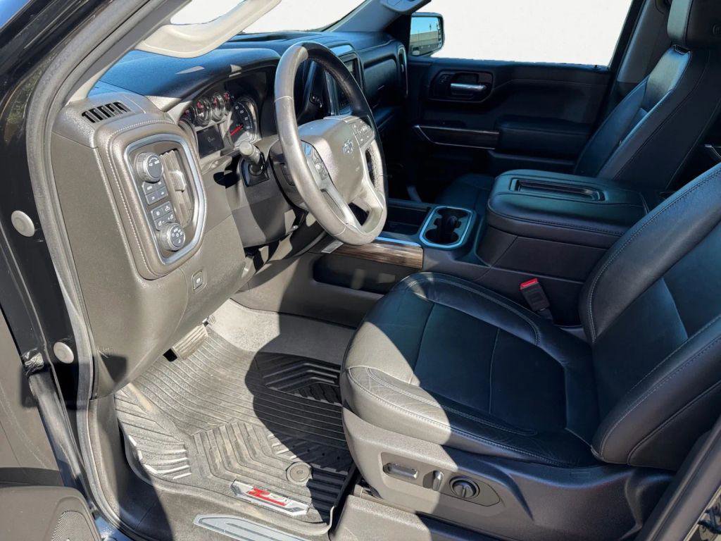 Used 2020 Chevrolet Silverado 1500 LT Trail Boss w/ Midnight Edition image 15