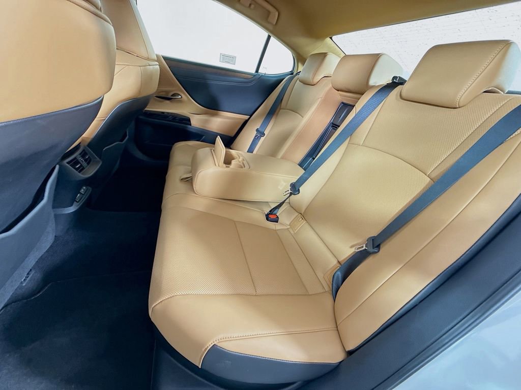 Certified 2025 Lexus ES 300h w/ Premium Package image 25