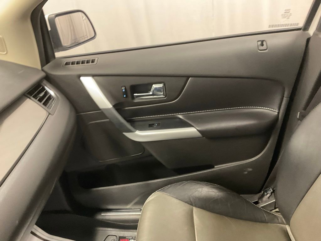 Used 2013 Ford Edge Sport w/ Driver Entry Pkg image 22
