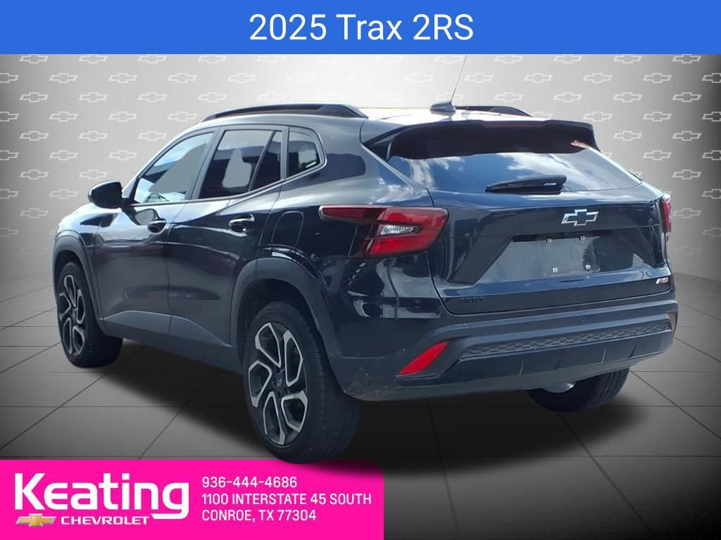 Used 2025 Chevrolet Trax RS w/ Sunroof Package image 2
