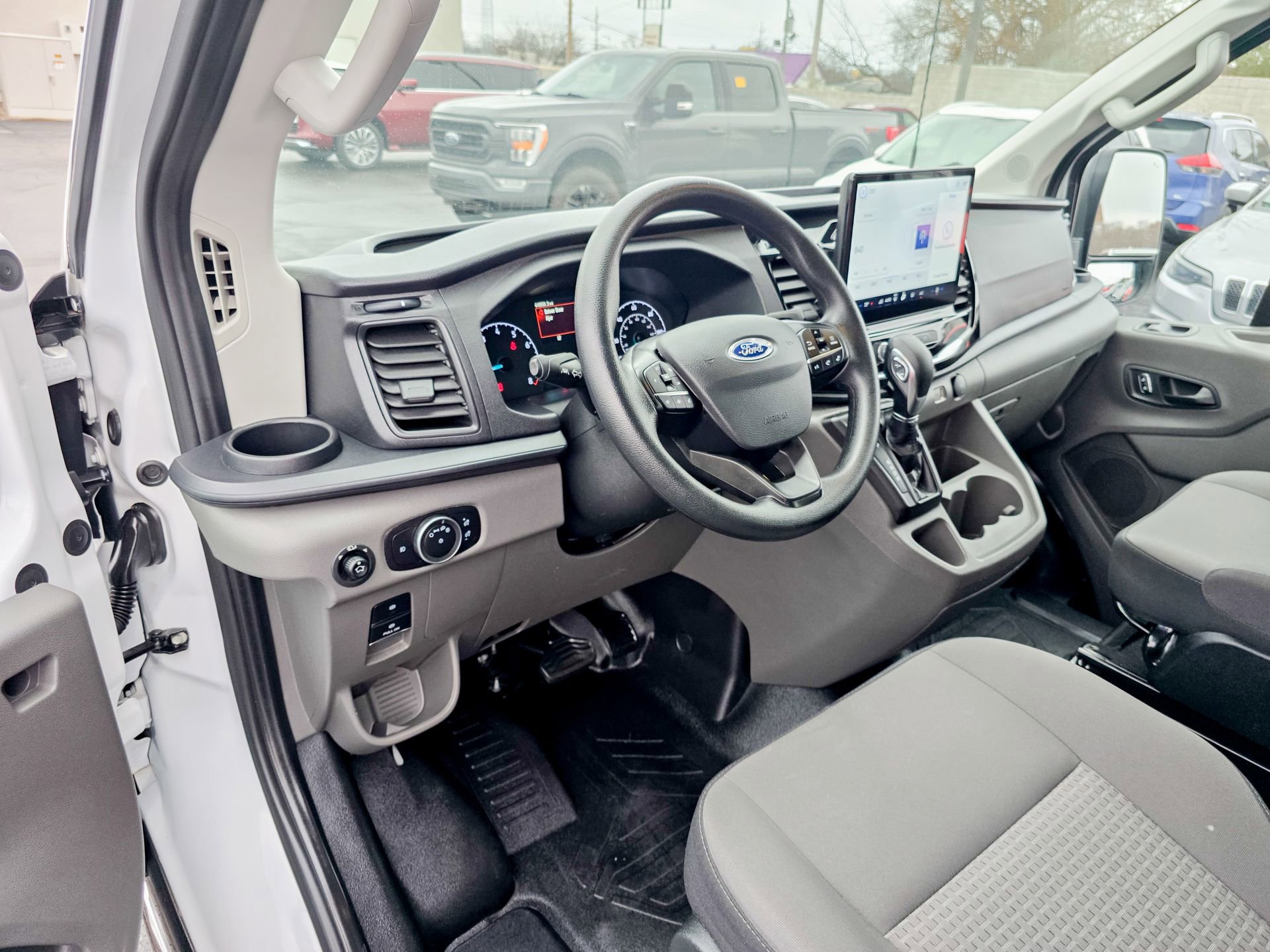 Used 2023 Ford Transit 350 XLT image 17