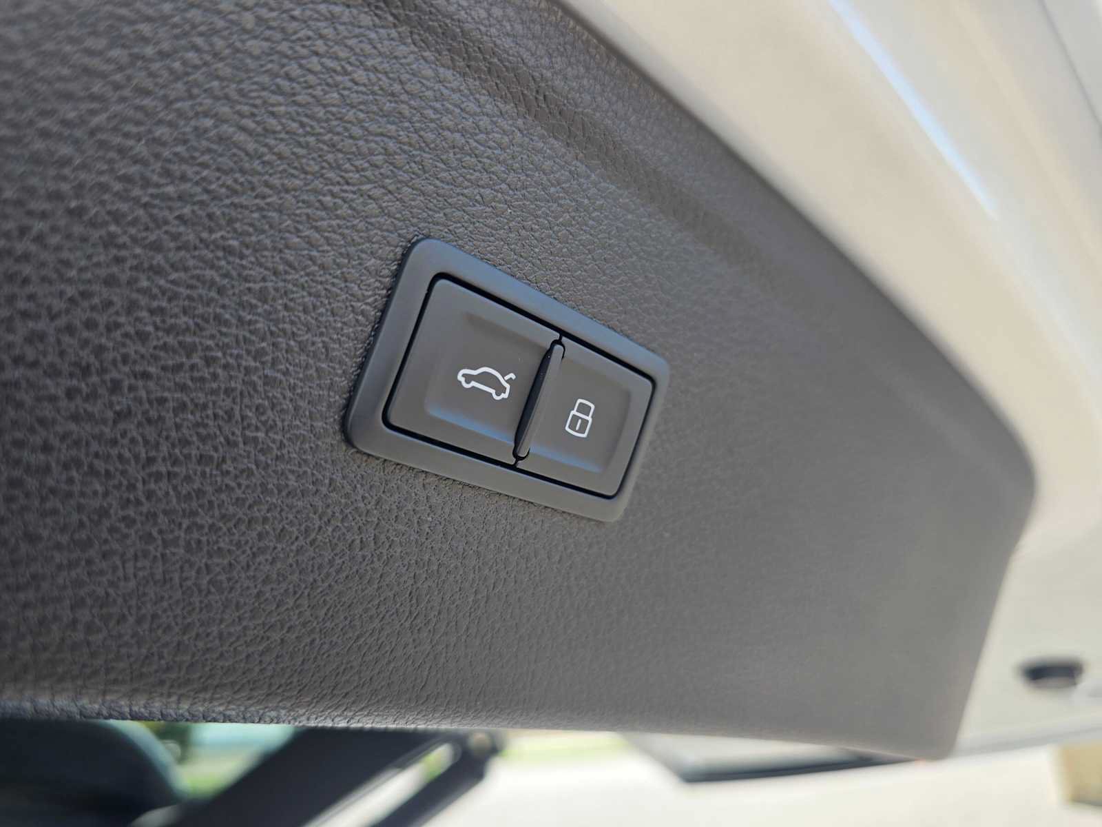 Used 2025 Audi Q5 e Premium Plus w/ Premium Plus Package AWD/4WD image 15