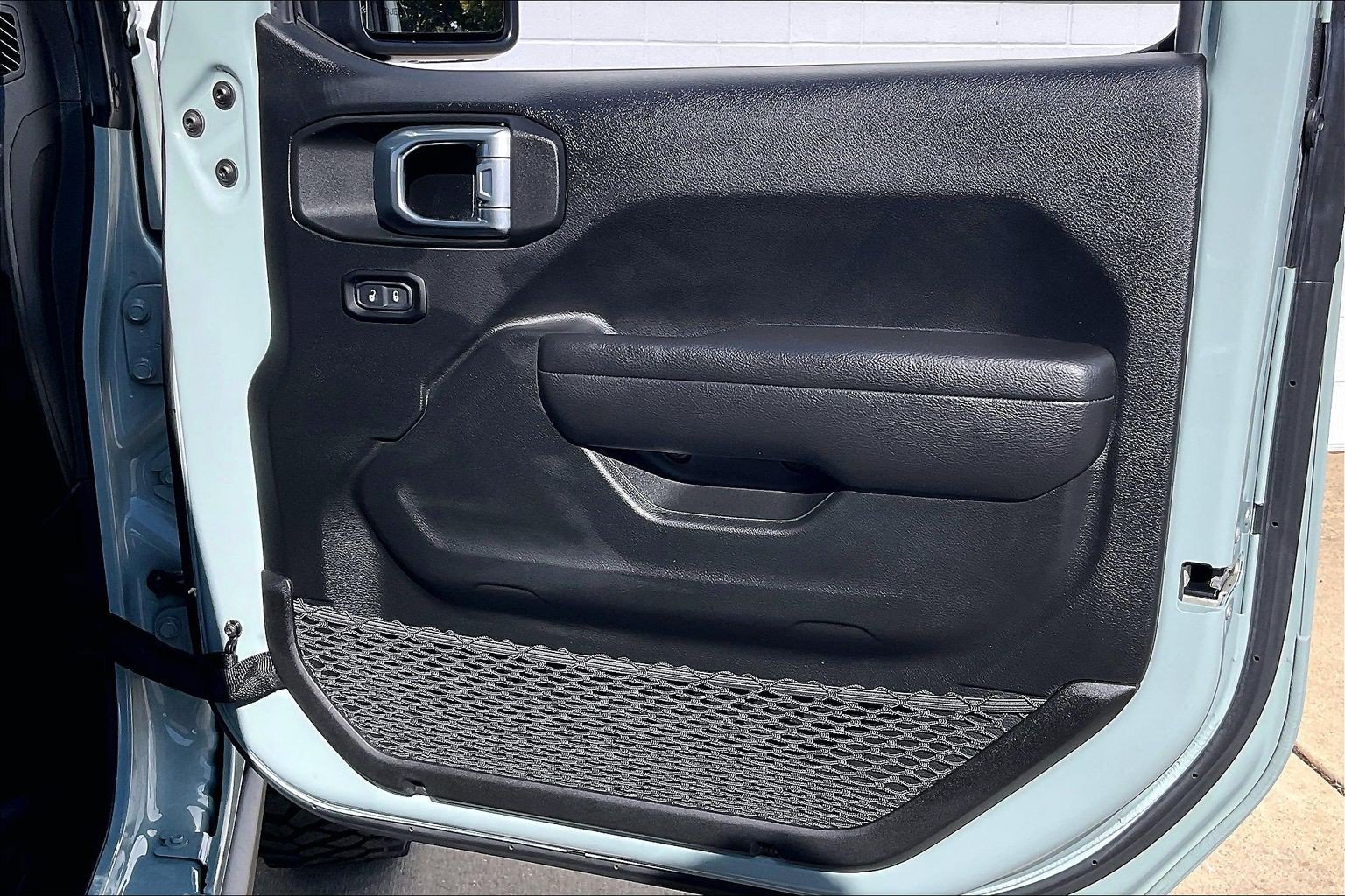 Used 2023 Jeep Wrangler Sport AWD/4WD image 28