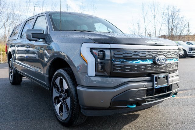 Used 2024 Ford F150 Lightning Platinum image 4