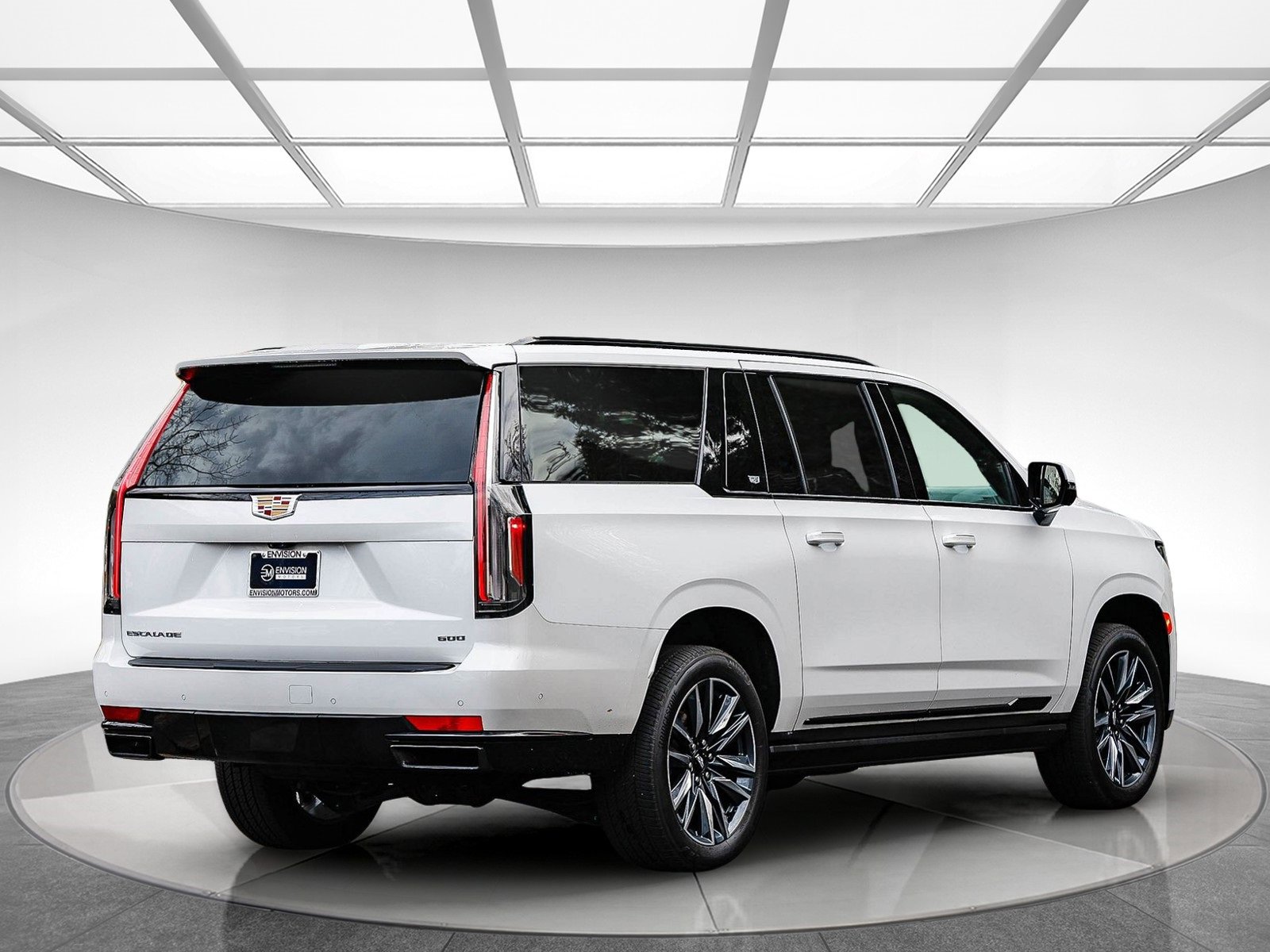 Used 2024 Cadillac Escalade ESV Sport Platinum image 4