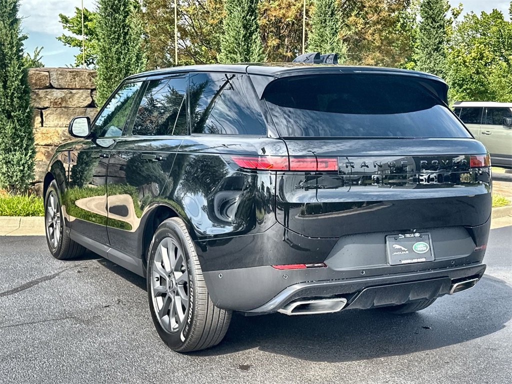 Used 2025 Land Rover Range Rover Sport SE image 5