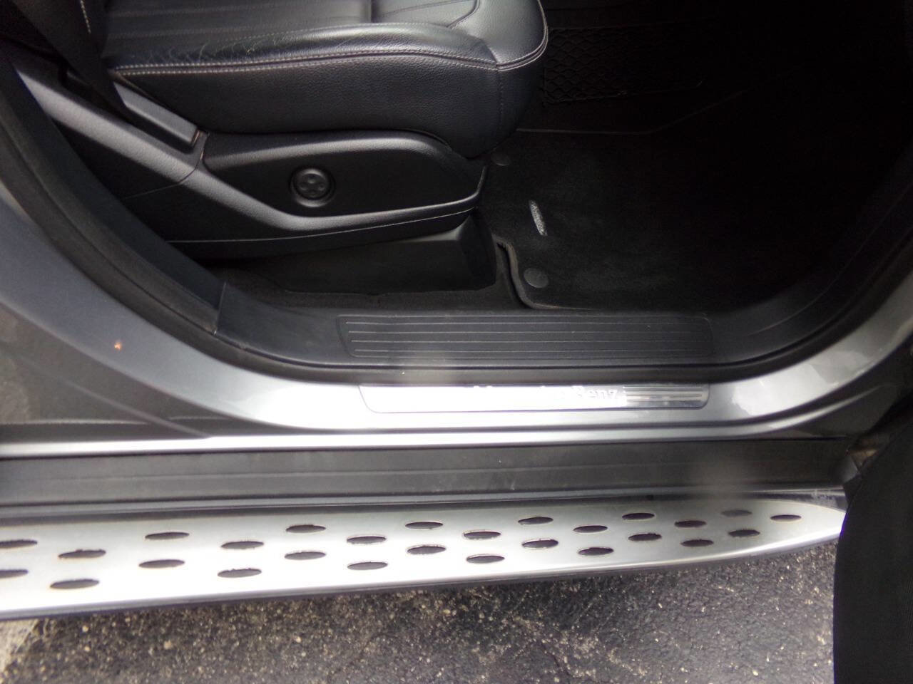 Used 2015 Mercedes-Benz GL 450 GL 450 4MATIC AWD 4dr SUV image 37