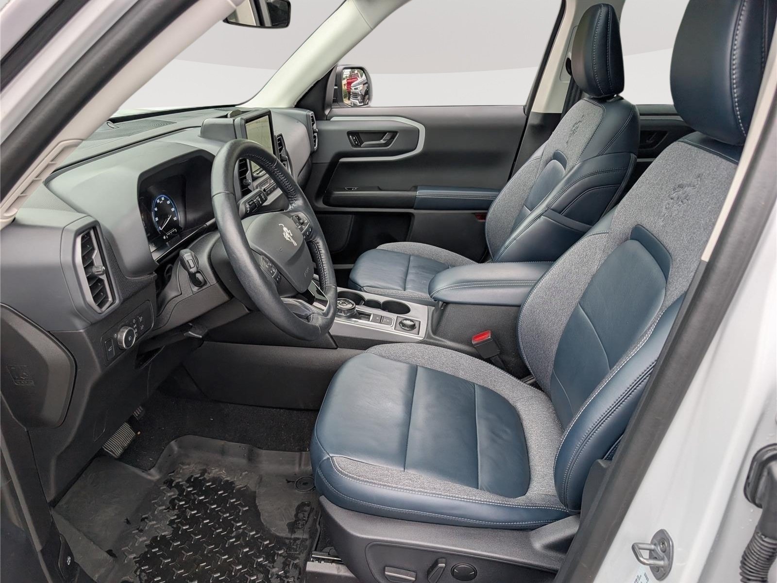 Used 2022 Ford Bronco Sport Outer Banks w/ Tech Package AWD/4WD image 16
