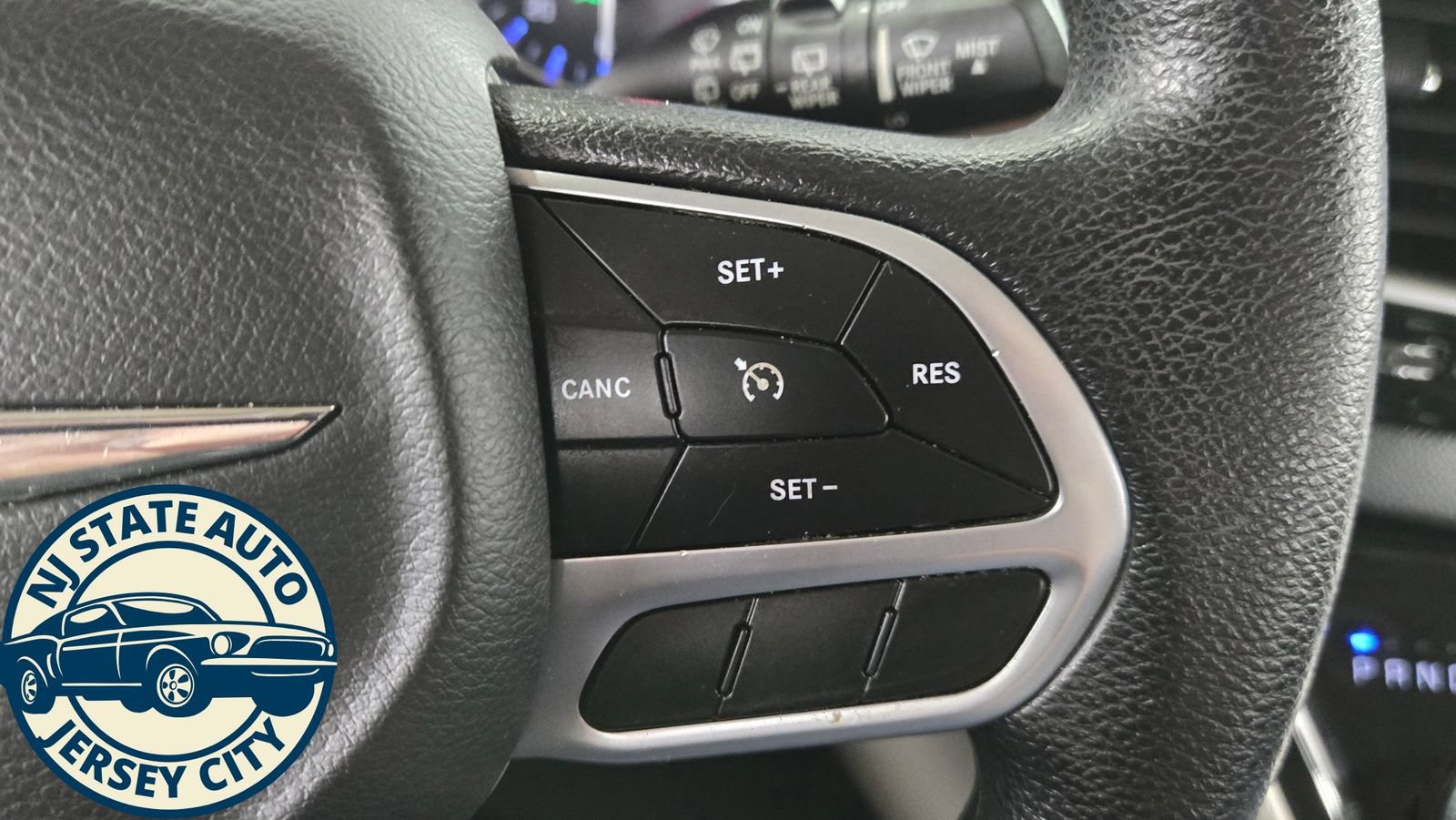Used 2019 Chrysler Pacifica Touring Plus w/ Tire & Wheel Group FWD image 13