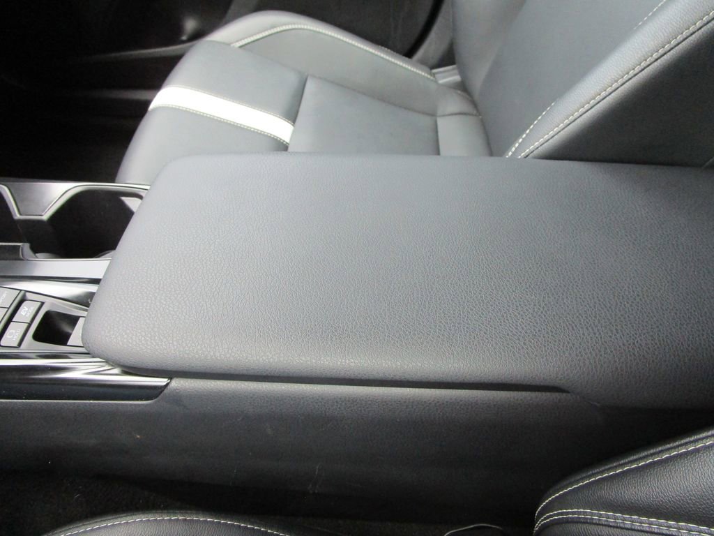 Used 2025 Toyota Camry SE image 34