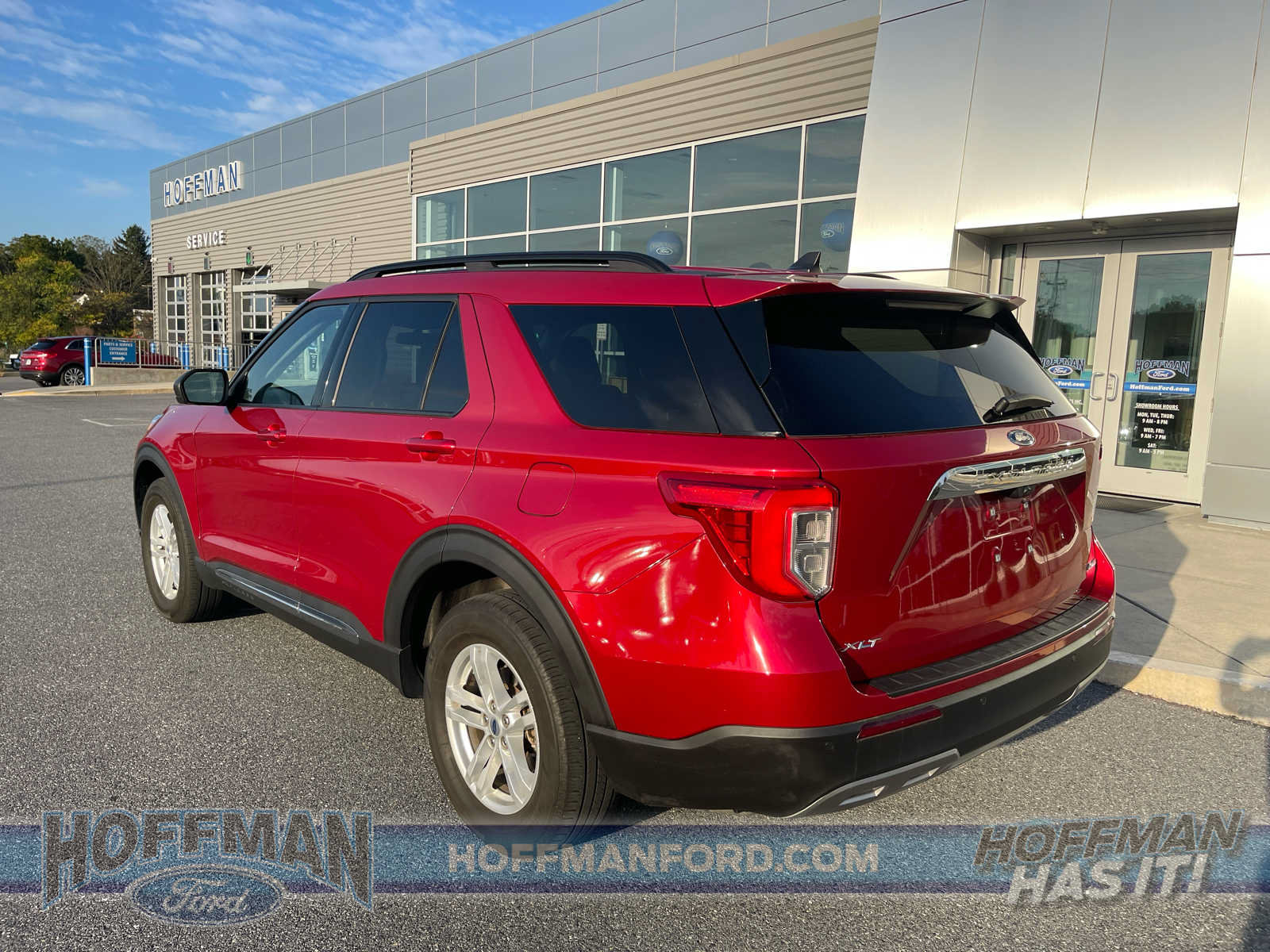 Used 2023 Ford Explorer XLT w/ Equipment Group 202A AWD/4WD image 3
