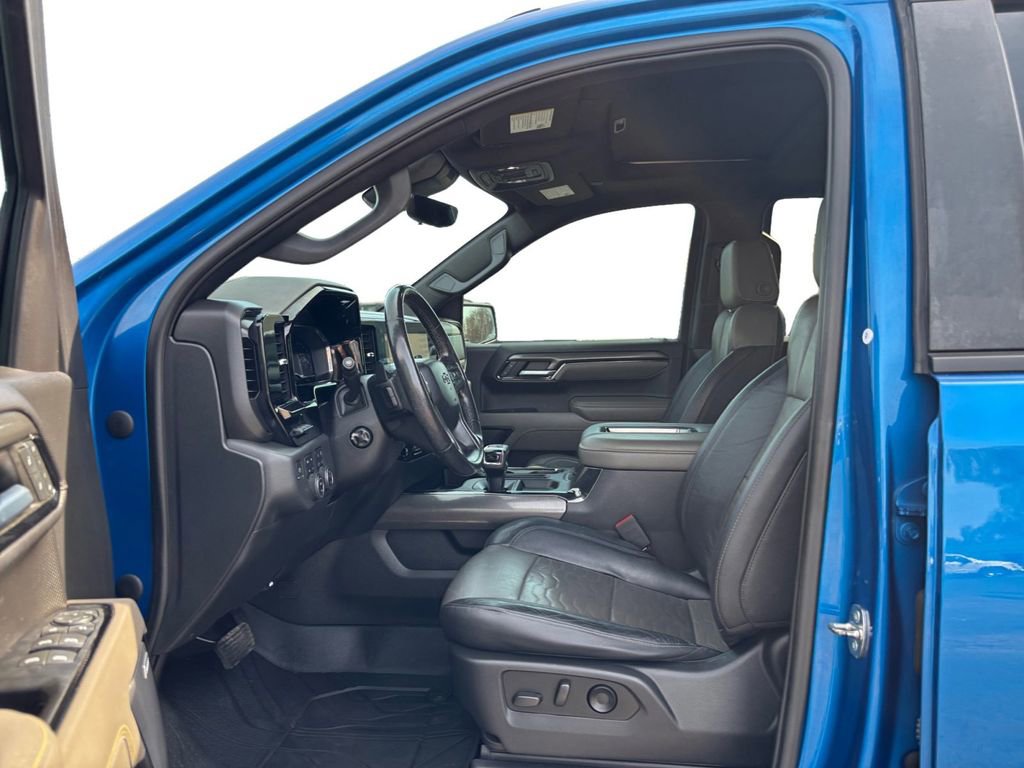 Used 2022 Chevrolet Silverado 1500 ZR2 w/ Technology Package AWD/4WD image 14
