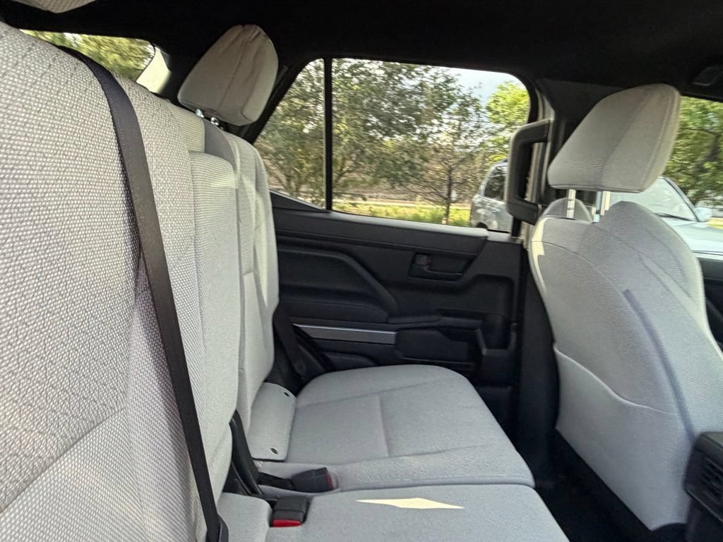 Used 2025 Toyota 4Runner SR5 AWD/4WD image 17