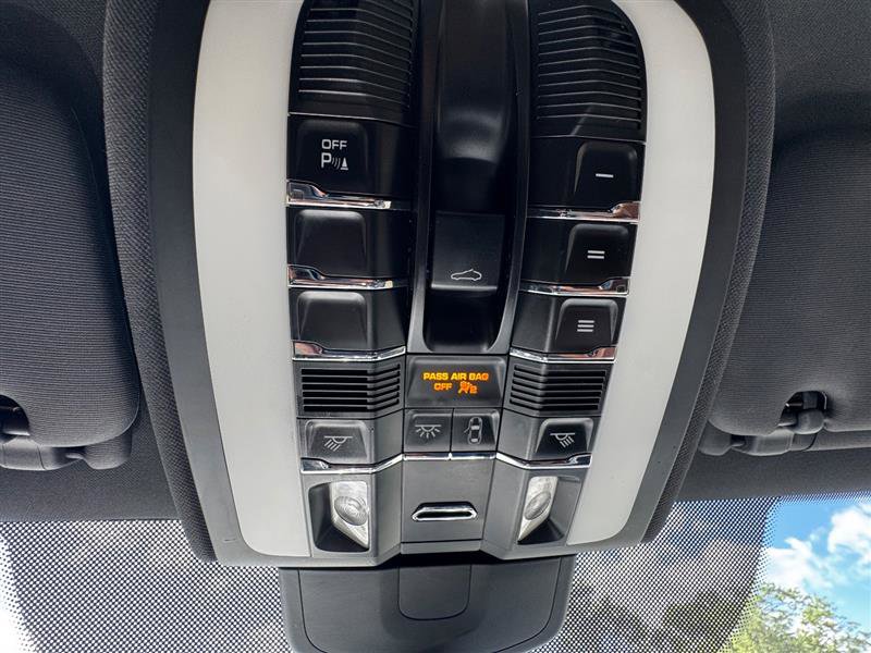 Used 2014 Porsche Cayenne AWD/4WD image 38