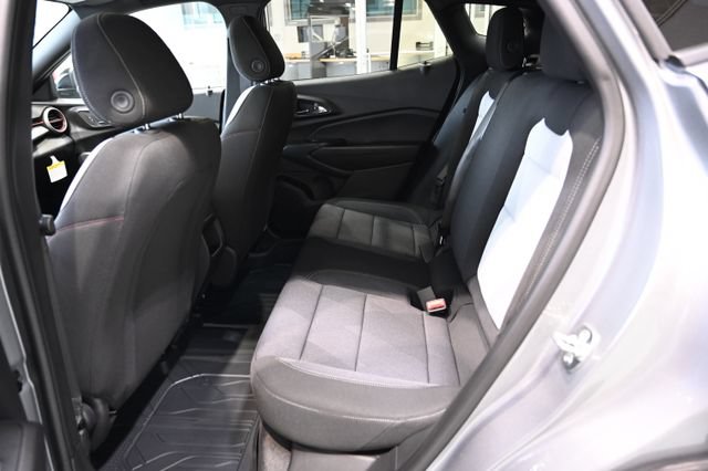 New 2026 Chevrolet Trax RS w/ Sunroof Package FWD image 11