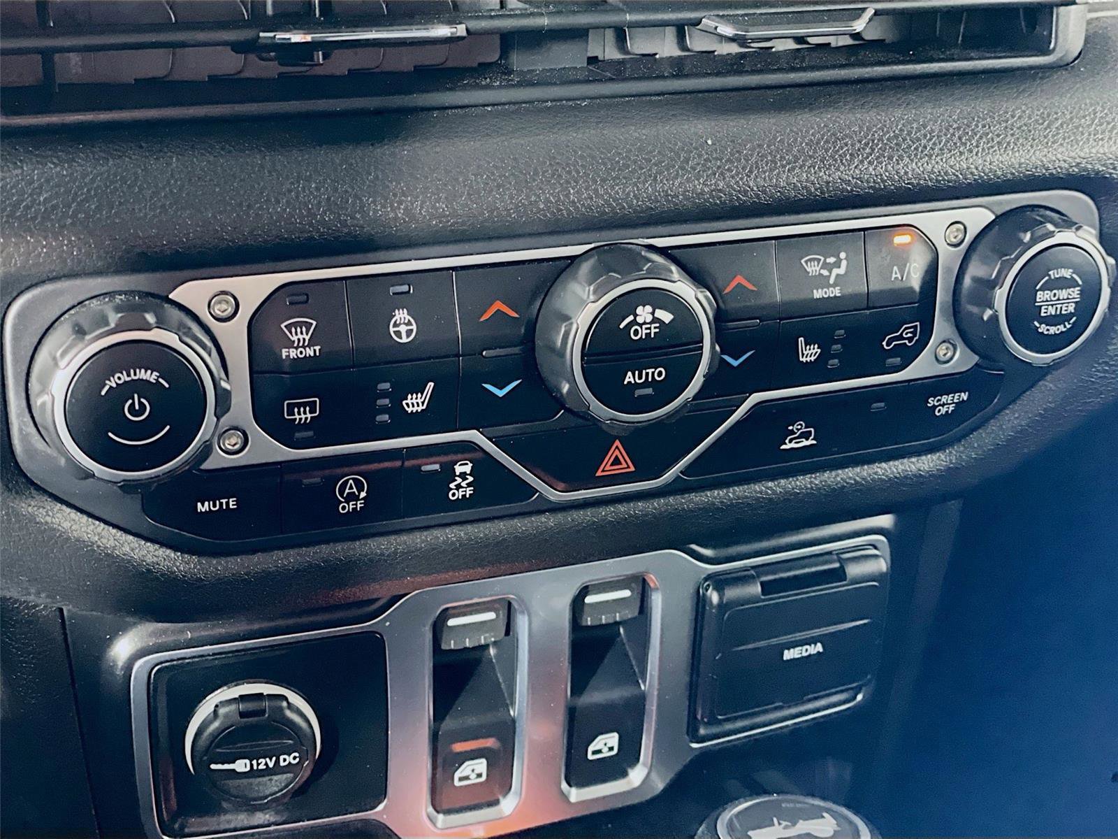 Used 2024 Jeep Wrangler Sport S image 19