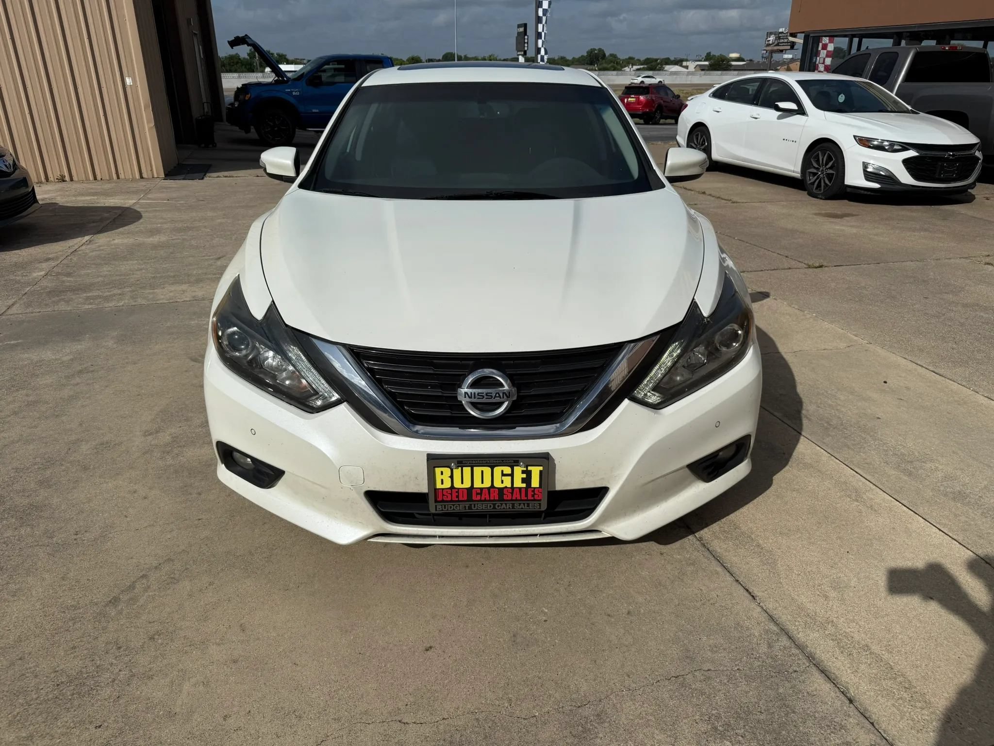 Used 2017 Nissan Altima 3.5 SL FWD image 2