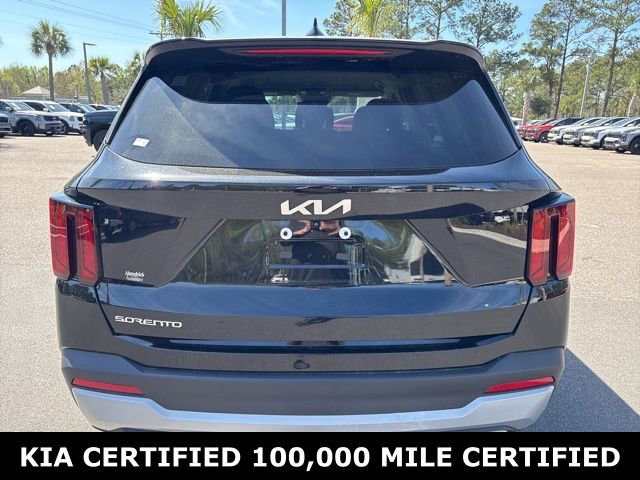 Certified 2025 Kia Sorento LX image 6