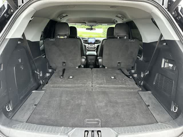 Used 2023 Ford Explorer XLT w/ Equipment Group 202A AWD/4WD image 26