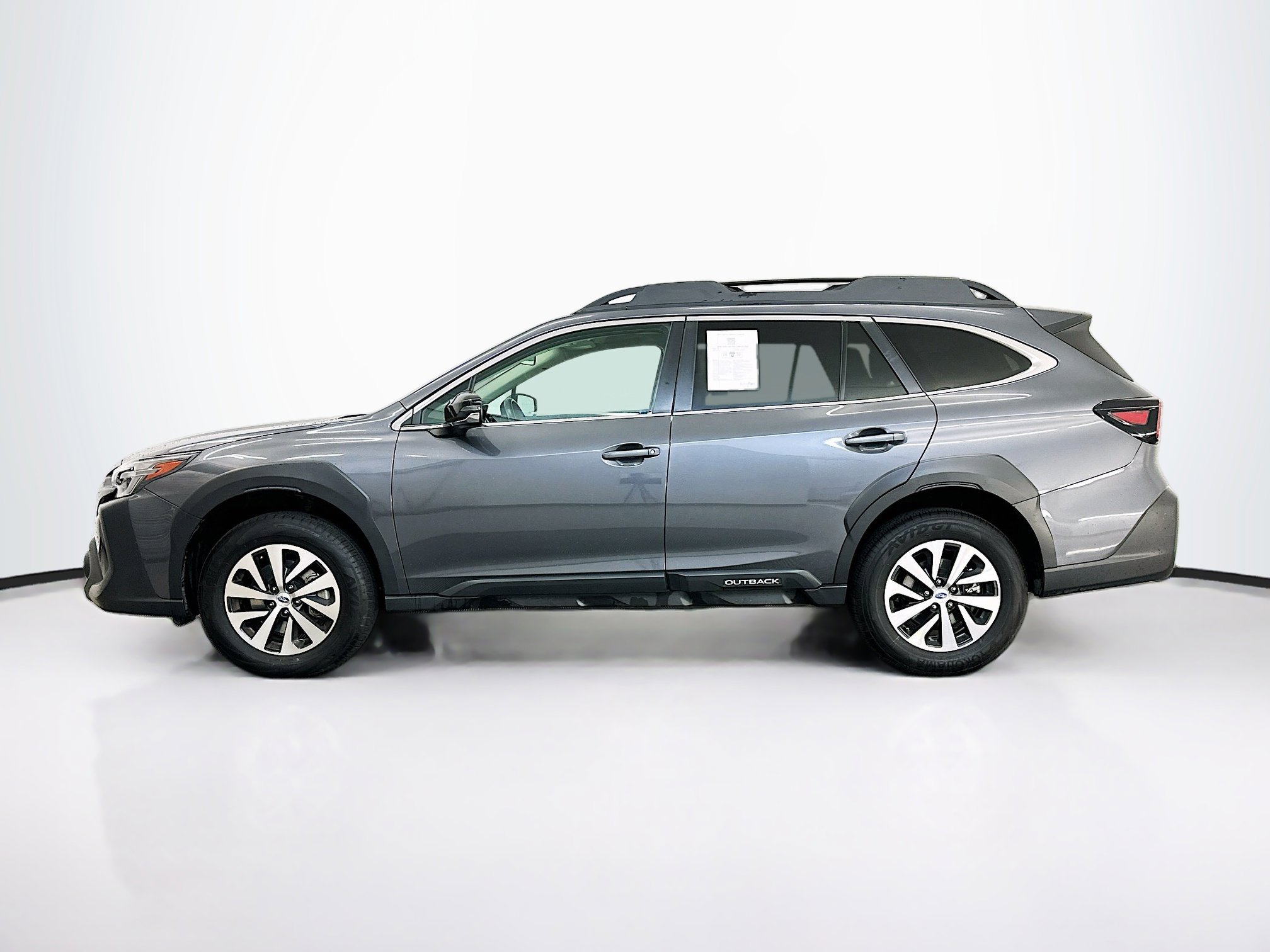 Used 2025 Subaru Outback Premium image 4