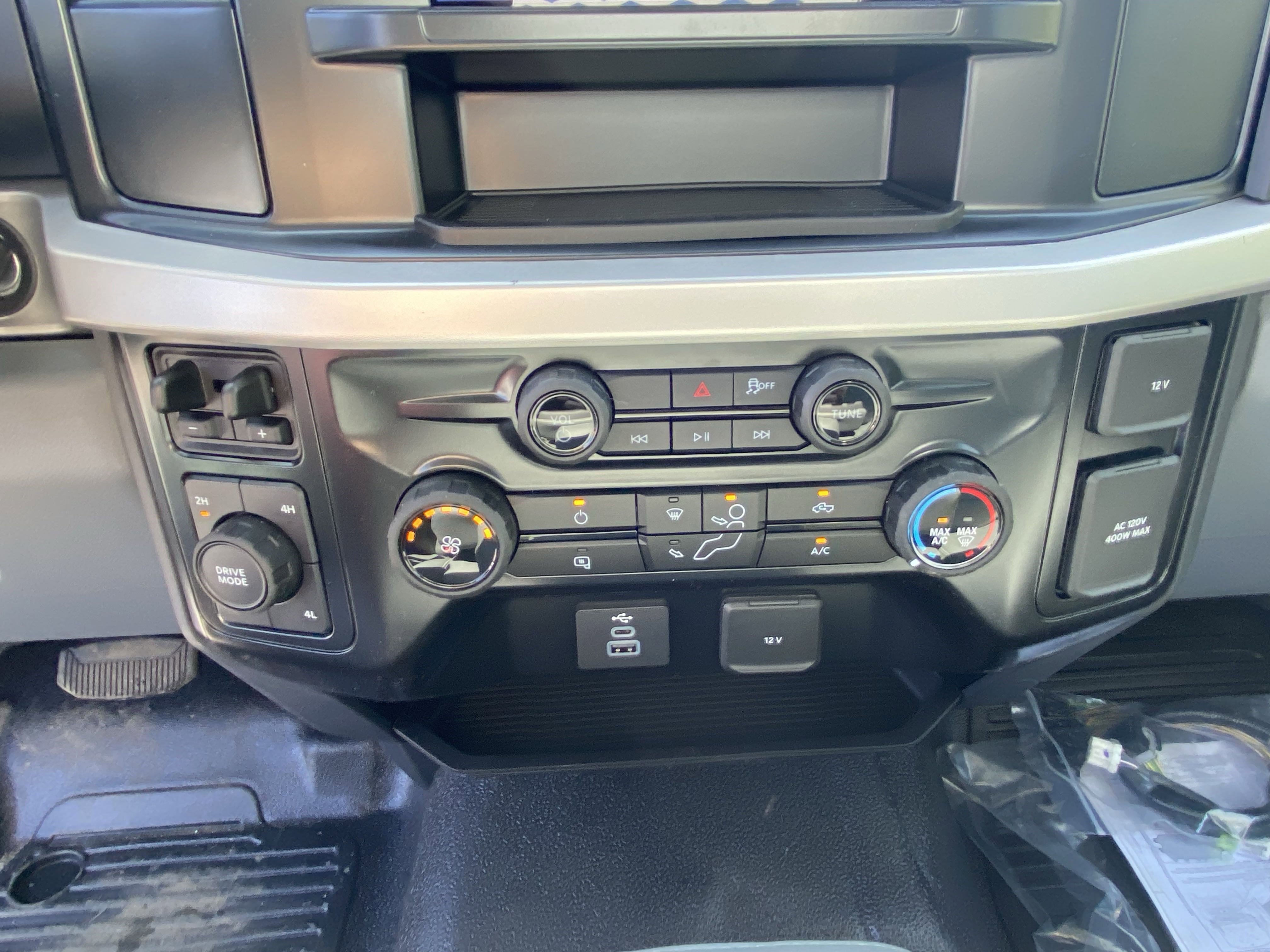 New 2025 Ford F350 XL w/ XL Chrome Package image 19