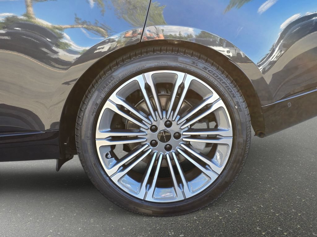 New 2026 Land Rover Range Rover Long Wheelbase SE AWD/4WD image 35