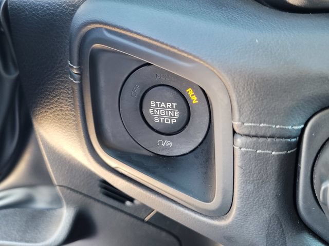 Used 2025 Jeep Wrangler Unlimited Sahara AWD/4WD image 20