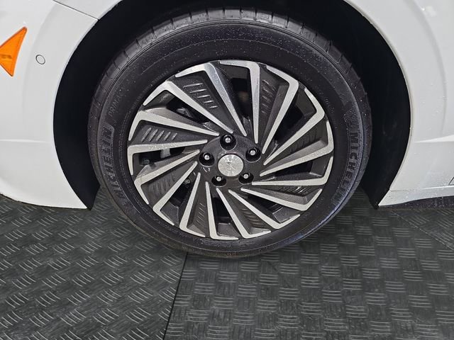 Used 2023 Hyundai Sonata Limited w/ Cargo Package image 16
