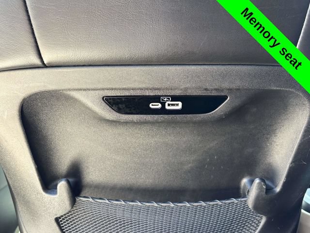 Used 2023 Chrysler Pacifica Touring-L FWD image 27