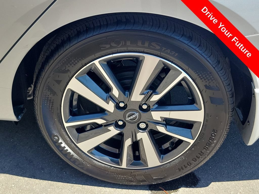 Used 2025 Nissan Versa SV w/ Trunk Package FWD image 24