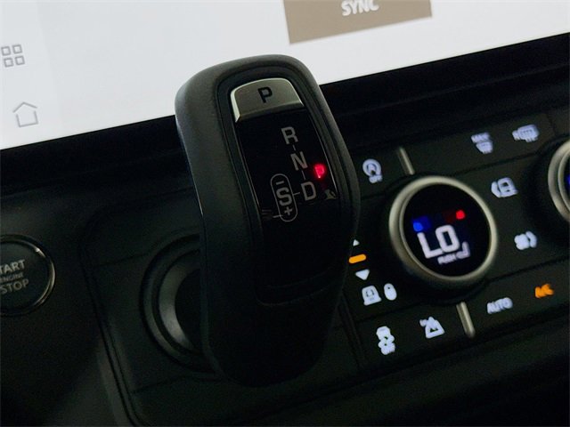 New 2026 Land Rover Defender 110 X-Dynamic SE image 19