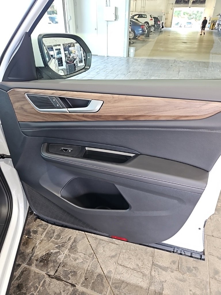 New 2026 Volkswagen Atlas SE image 11