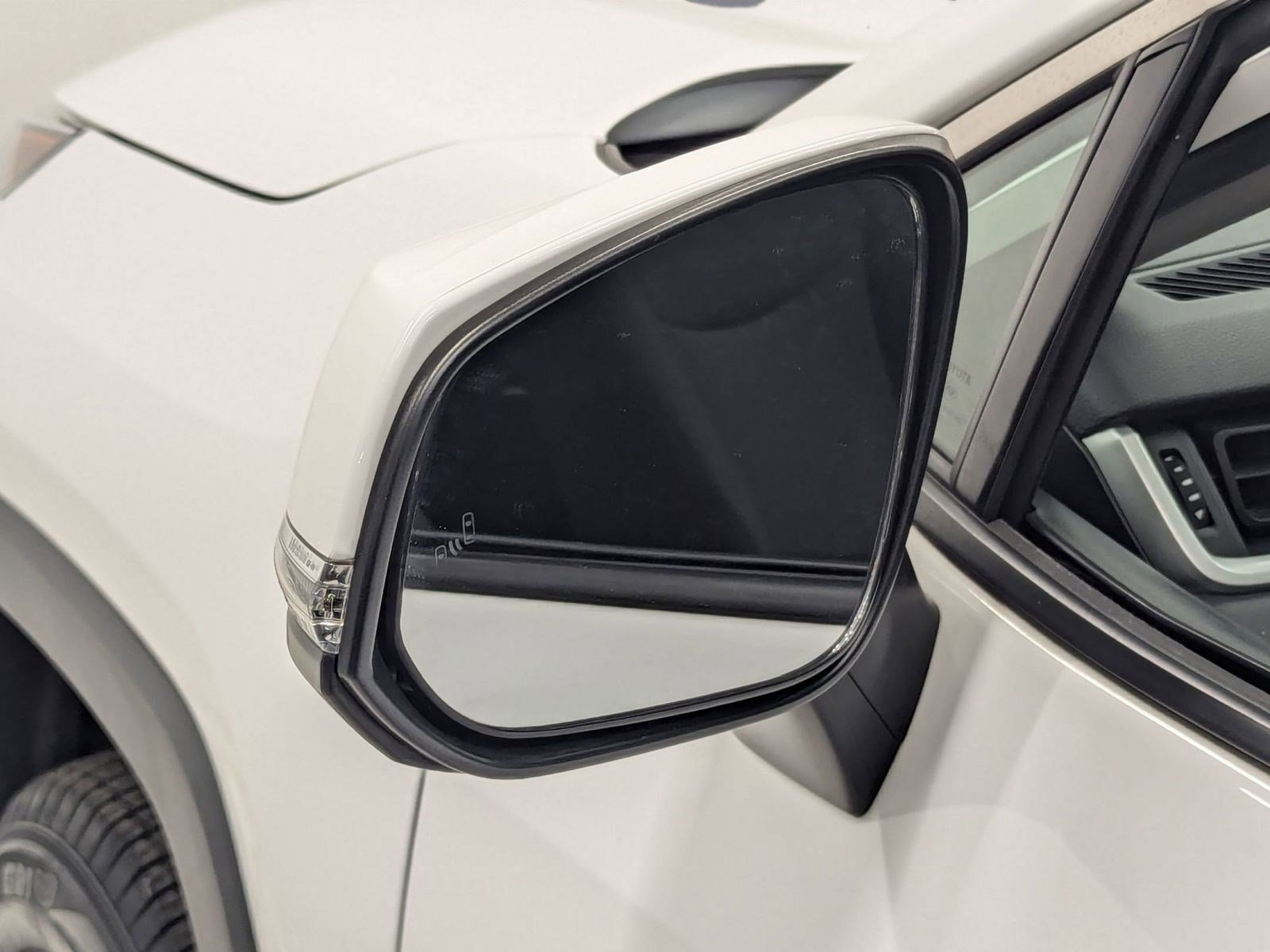 Used 2023 Toyota RAV4 XLE image 34