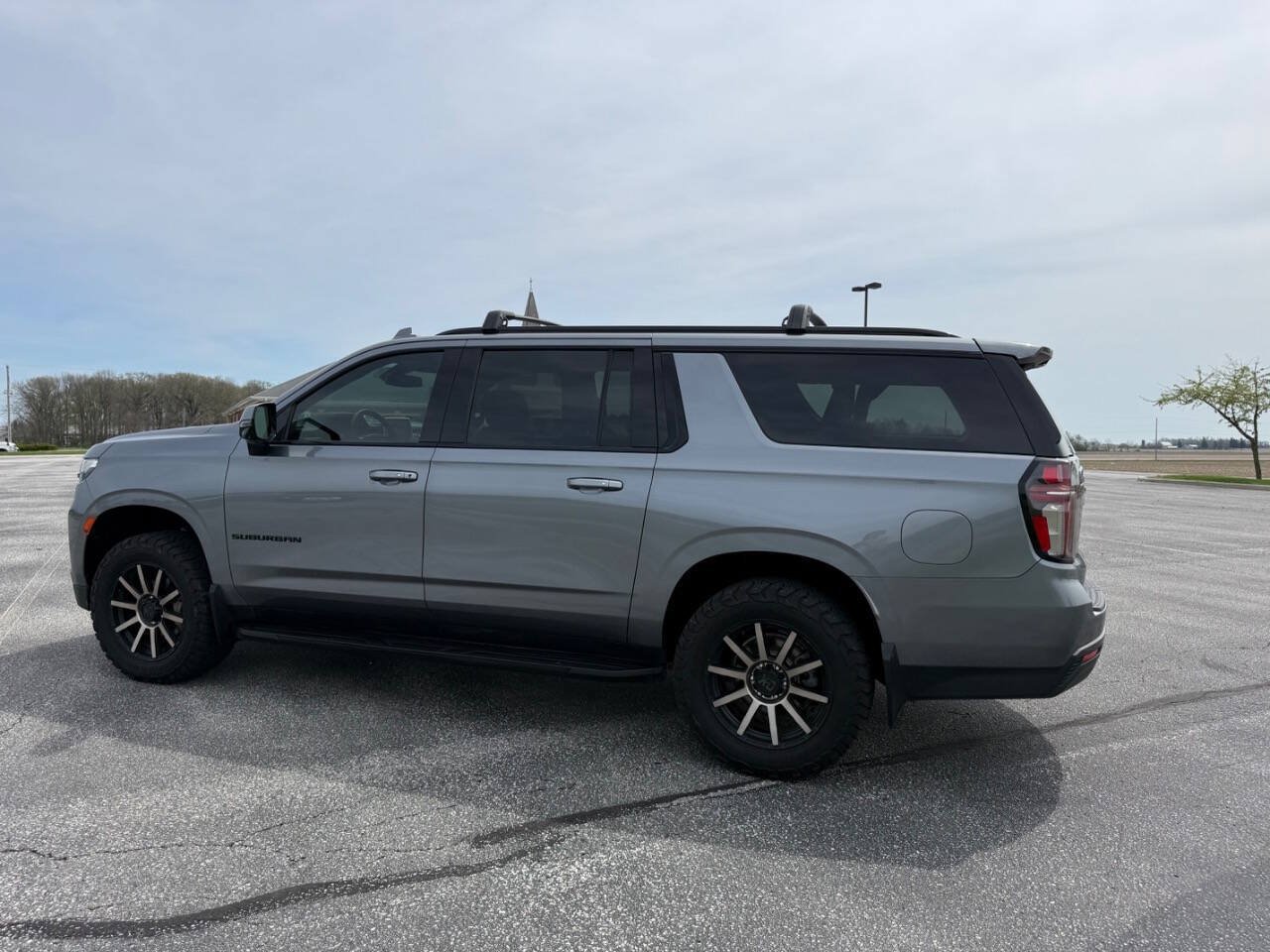 Used 2021 Chevrolet Suburban RST w/ Luxury Package AWD/4WD image 9