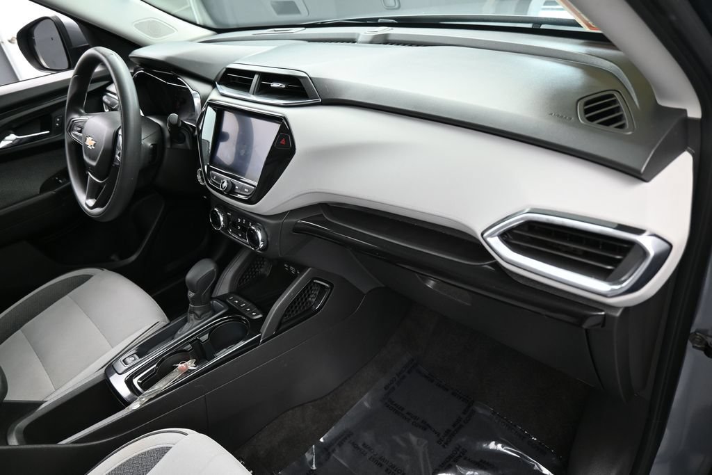Used 2021 Chevrolet TrailBlazer LT w/ Convenience Package FWD image 41
