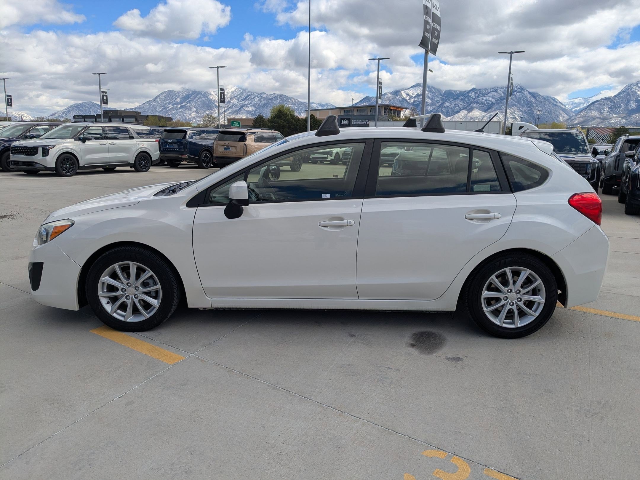 Used 2014 Subaru Impreza 2.0i Premium w/ All-Weather Package w/CVT image 2