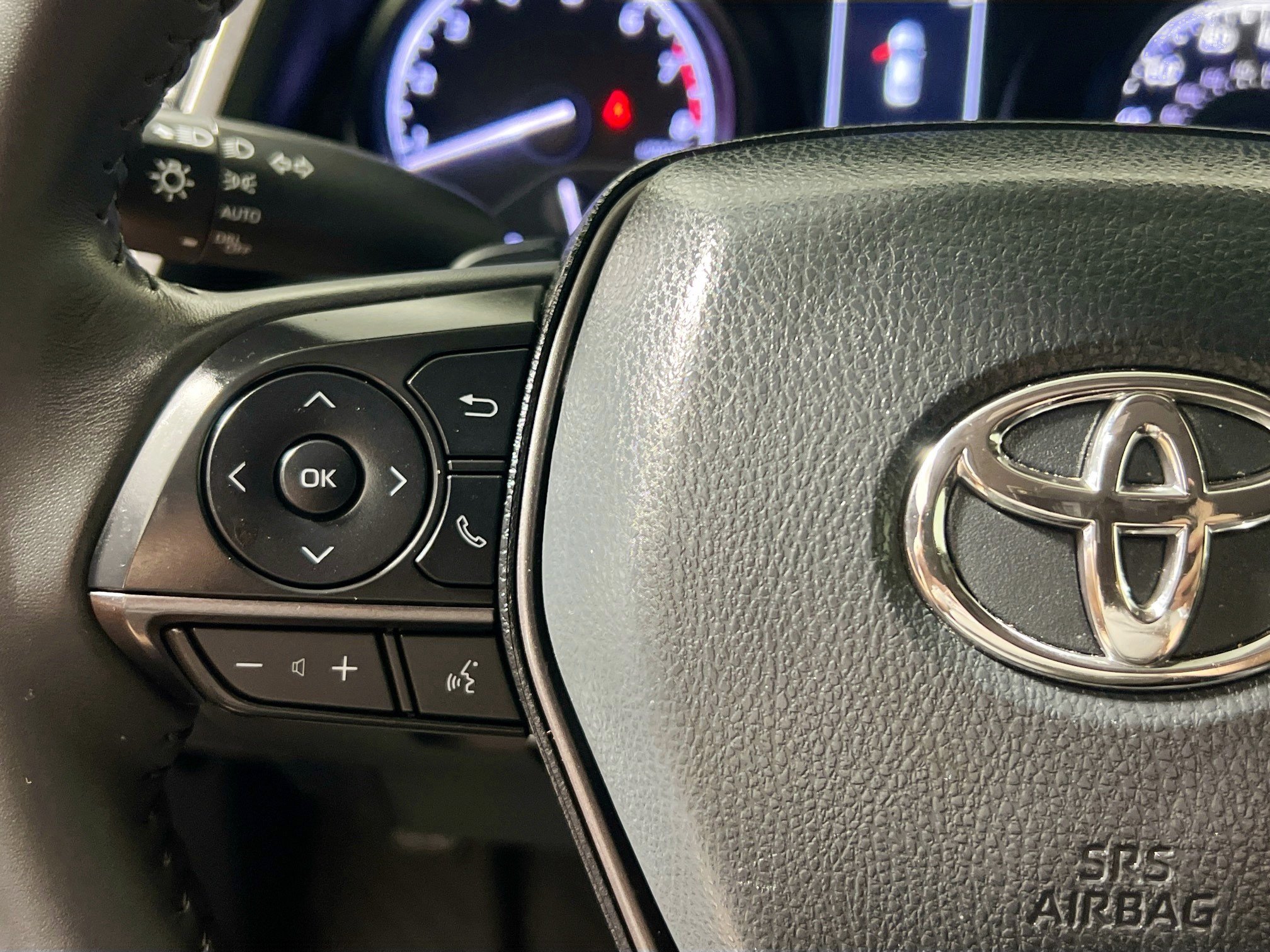 Used 2024 Toyota Camry SE FWD image 18