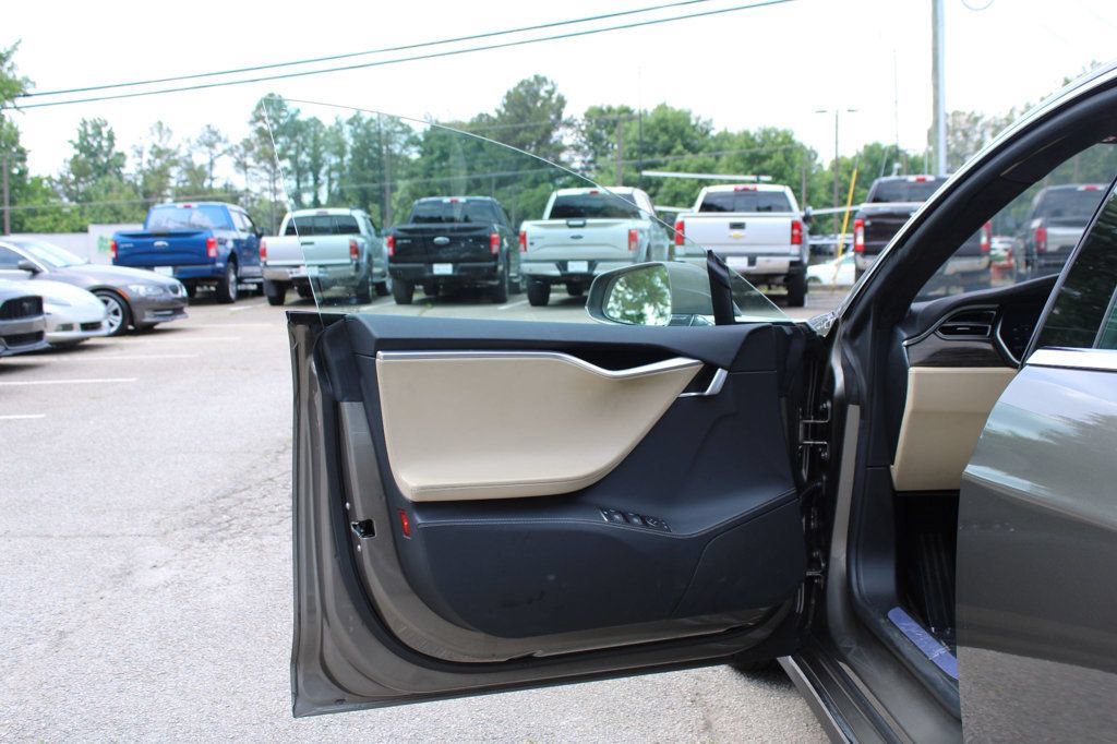 Used 2015 Tesla Model S 70D AWD/4WD image 12