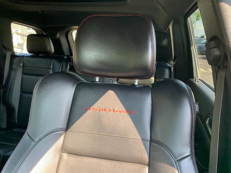 Used 2019 Jeep Grand Cherokee Trailhawk w/ Trailhawk Luxury Group image 13