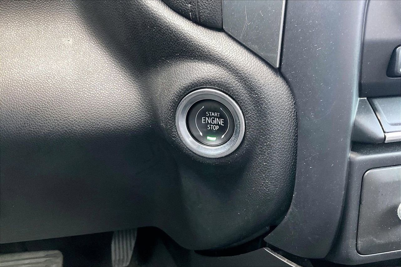 Used 2021 Chevrolet Silverado 1500 LT image 28