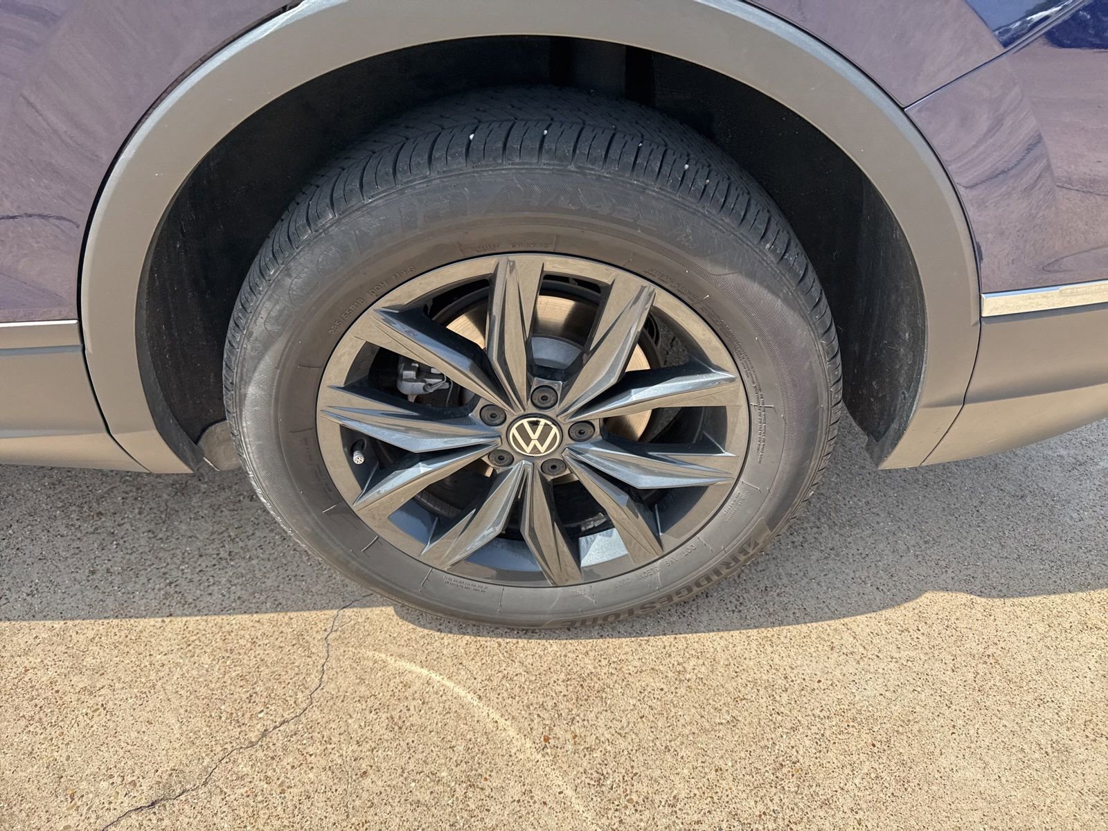 Used 2024 Volkswagen Tiguan SE FWD image 10