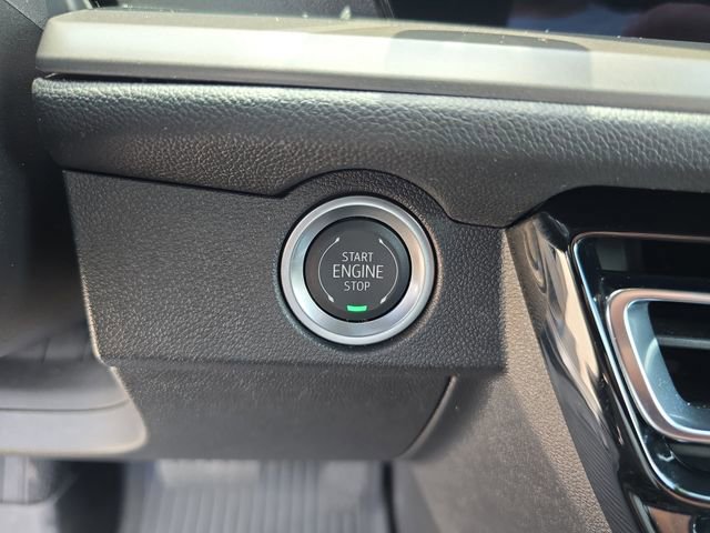 Used 2025 Chevrolet Traverse LT w/ LPO, Floor Liner Package FWD image 26