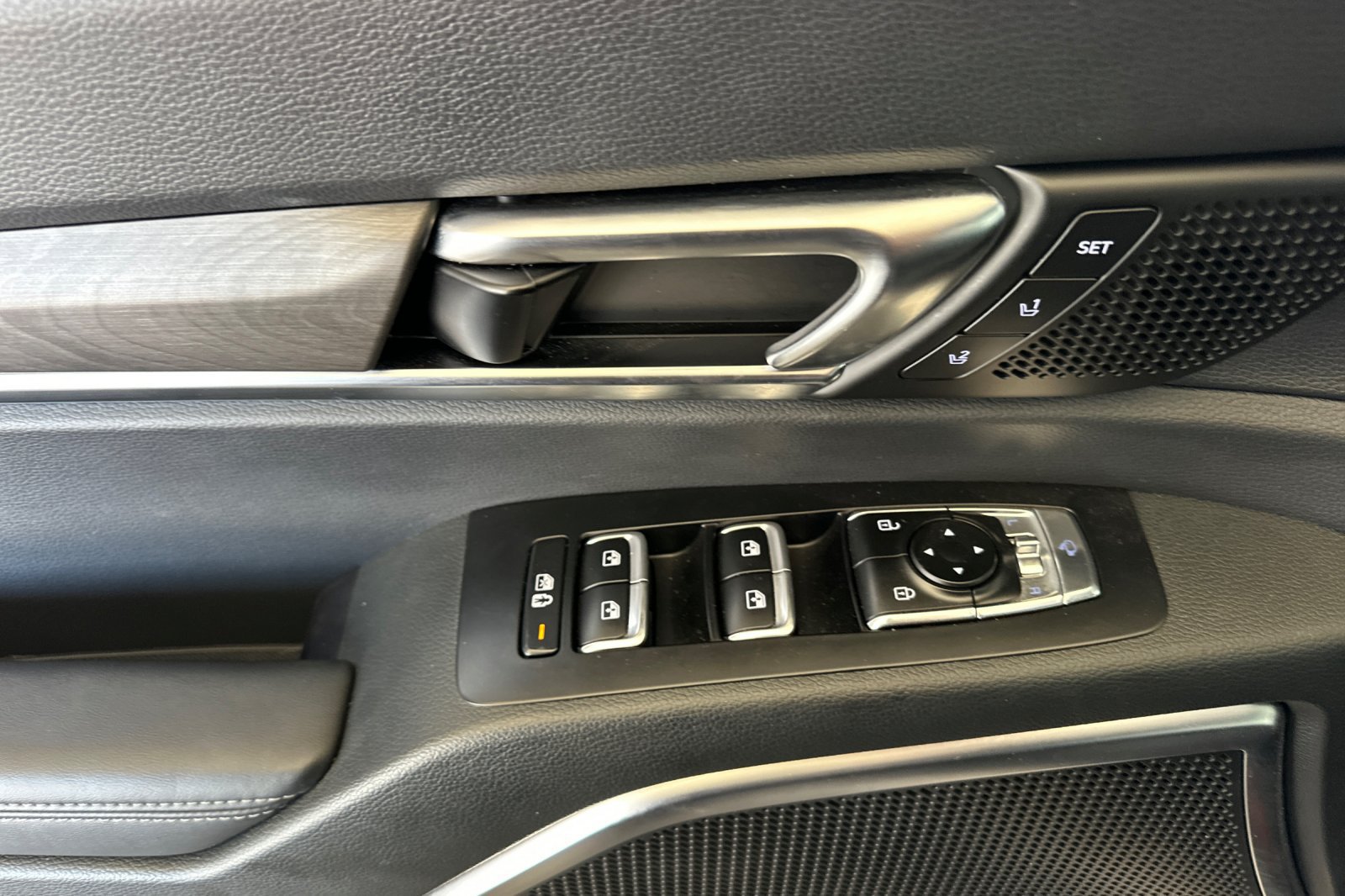 Certified 2025 Kia Telluride SX Prestige X-Line AWD/4WD image 11