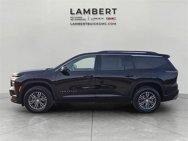 Used 2025 Chevrolet Traverse LT image 2