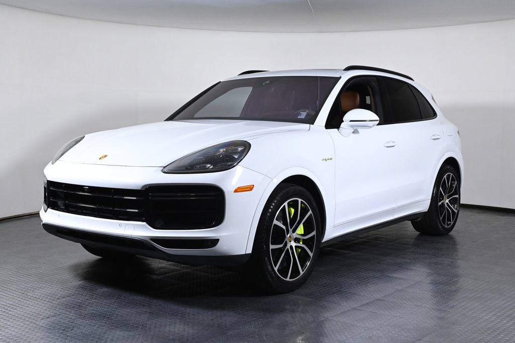 Certified 2023 Porsche Cayenne Turbo S AWD/4WD image 1