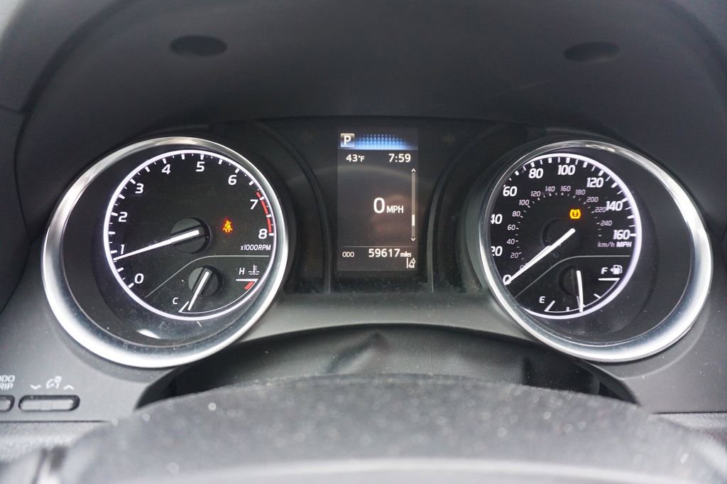 Used 2020 Toyota Camry LE image 7